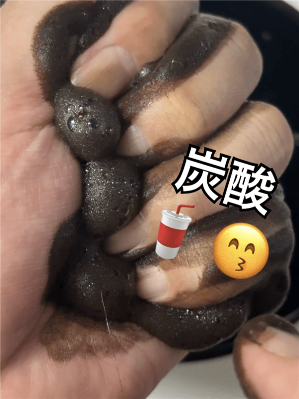 「利尻炭酸カラーシャンプー」体験レビュー炭酸の泡確認