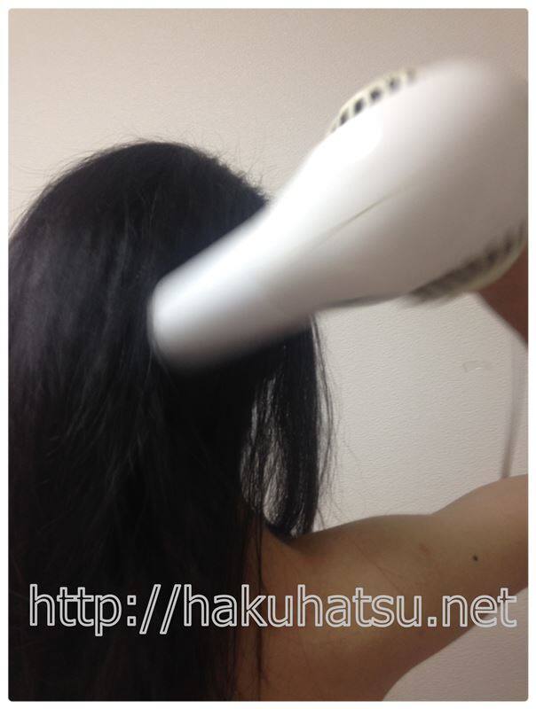 髪を乾かす美容師パパ本人